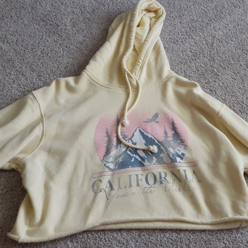 Cropped cali sweatshirt